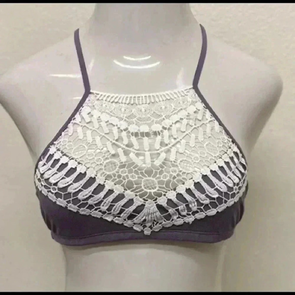 🆕Violet Crochet High Neck Bralette🆕 - Picture 3 of 7